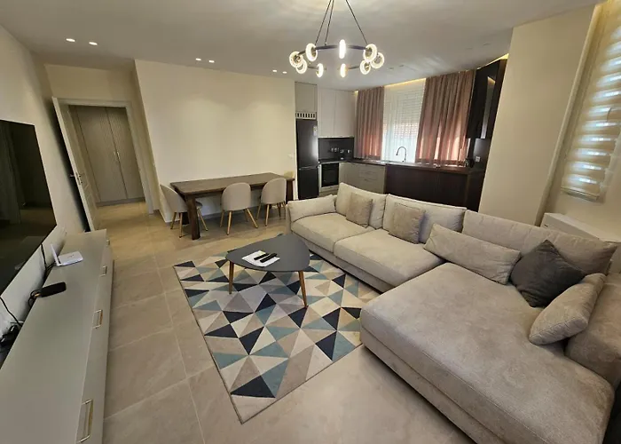 アパート My Rr Kajo Karafili *